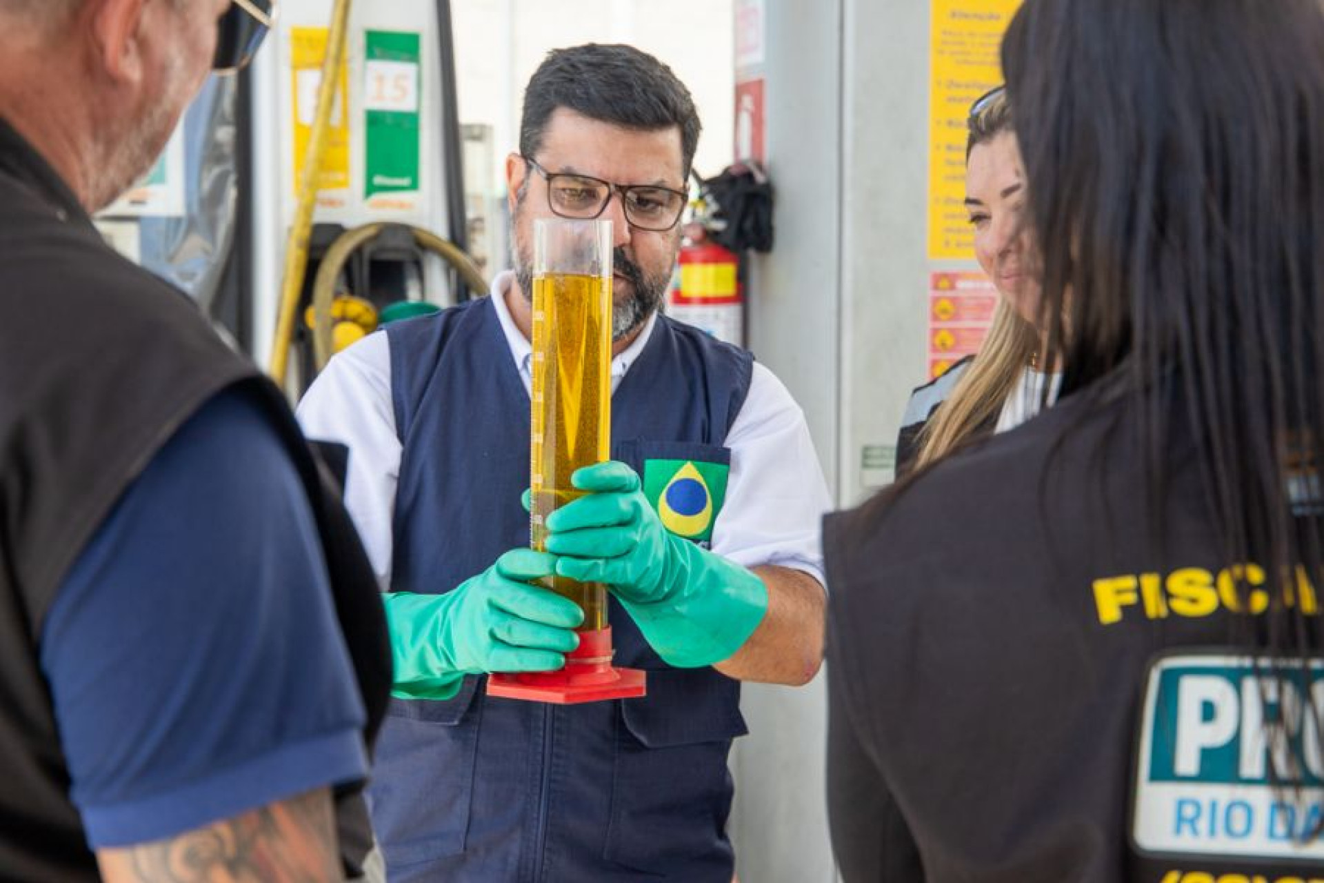 Operação mira bombas e combustíveis para proteger o bolso do consumidor em Rio das Ostras