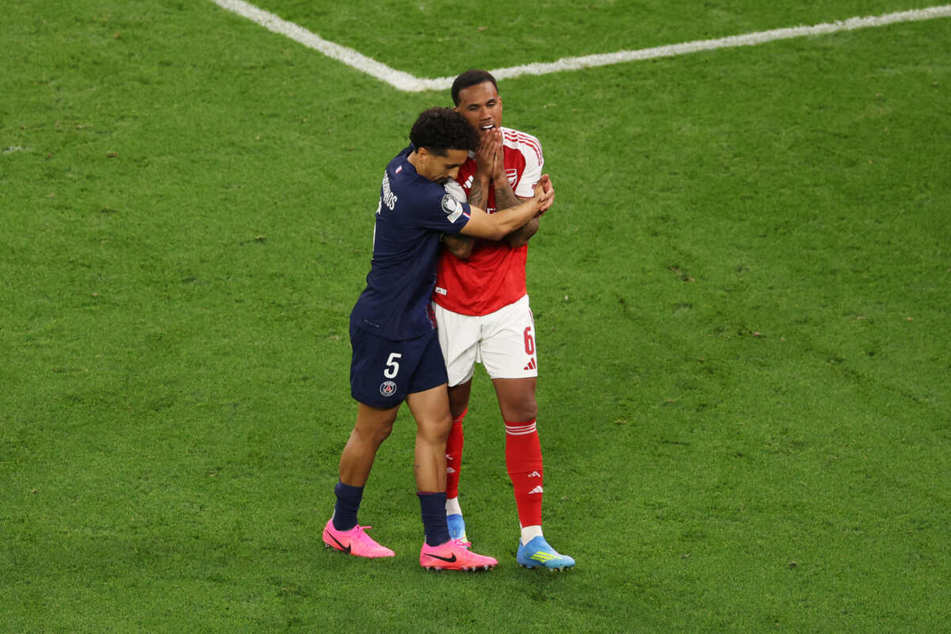“P&ecirc;nalti terr&iacute;vel”, entre outros: imprensa europeia repercute erro de Magalh&atilde;es na final da Champions