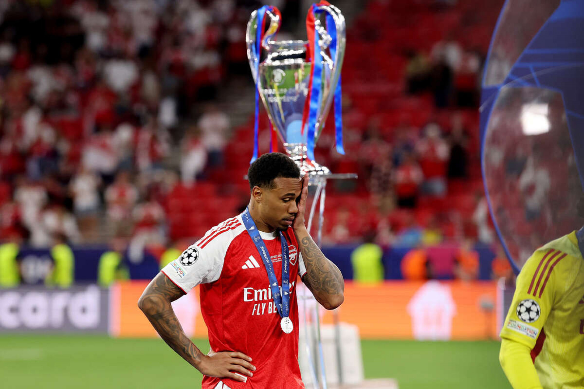 Marquinhos consola Magalh&atilde;es ap&oacute;s decis&atilde;o da Champions e relembra drama da Copa