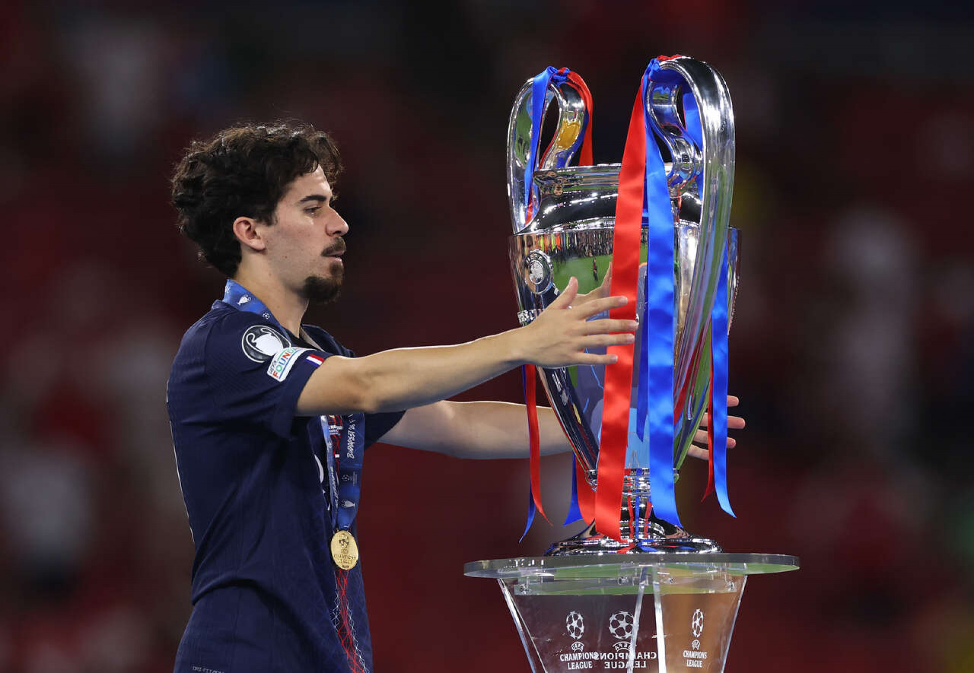 Vitinha enaltece Beraldo e Marquinhos ap&oacute;s bicampeonato europeu do PSG