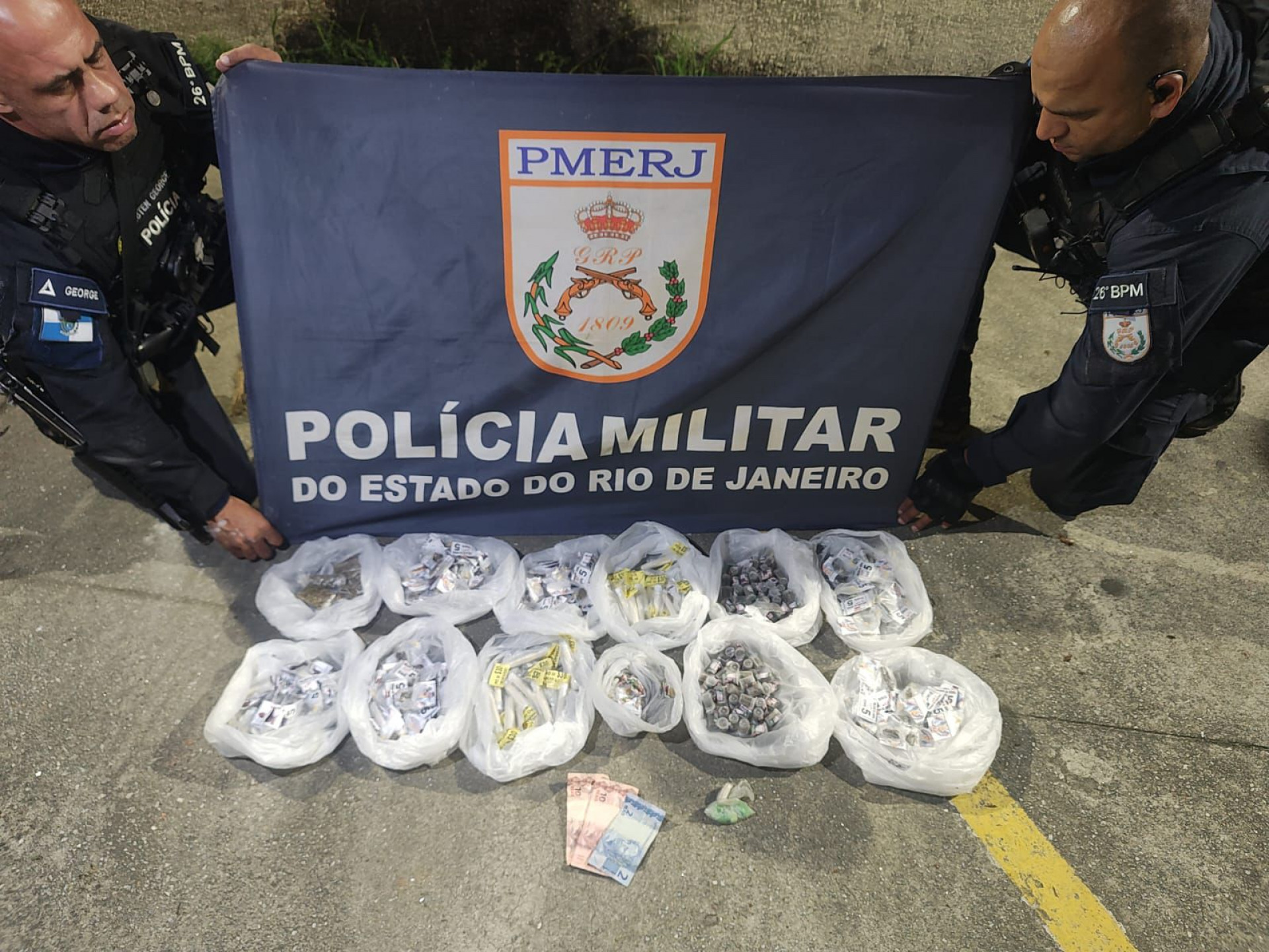PM apreende drogas no Bairro da Glória
