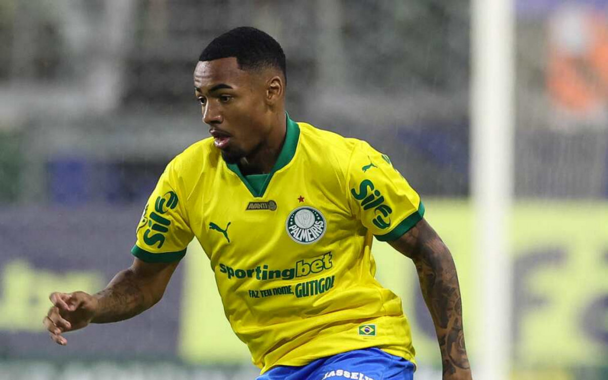 Allan, do Palmeiras, &eacute; expulso ap&oacute;s pis&atilde;o contra a Chapecoense