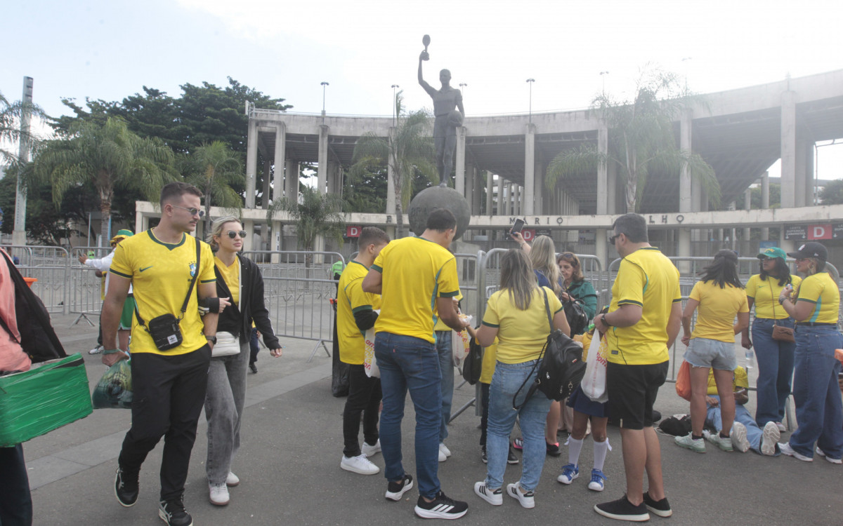Movimentação no entorno do Maracanã para o jogo amistoso da seleção brasileira contra o Panamá neste domingo(31). - Reginaldo Pimenta / Agencia O Dia