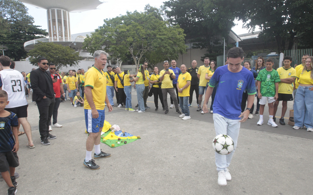 Movimentação no entorno do Maracanã para o jogo amistoso da seleção brasileira contra o Panamá neste domingo(31). - Reginaldo Pimenta / Agencia O Dia