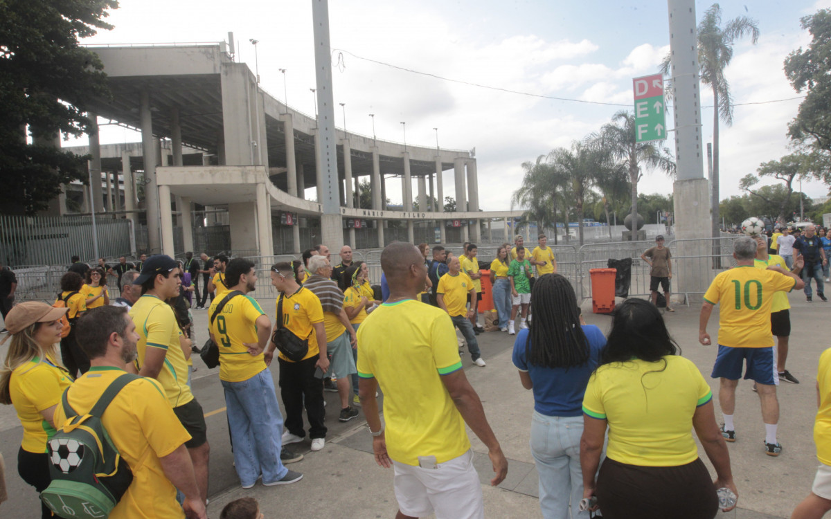 Movimentação no entorno do Maracanã para o jogo amistoso da seleção brasileira contra o Panamá neste domingo(31). - Reginaldo Pimenta / Agencia O Dia