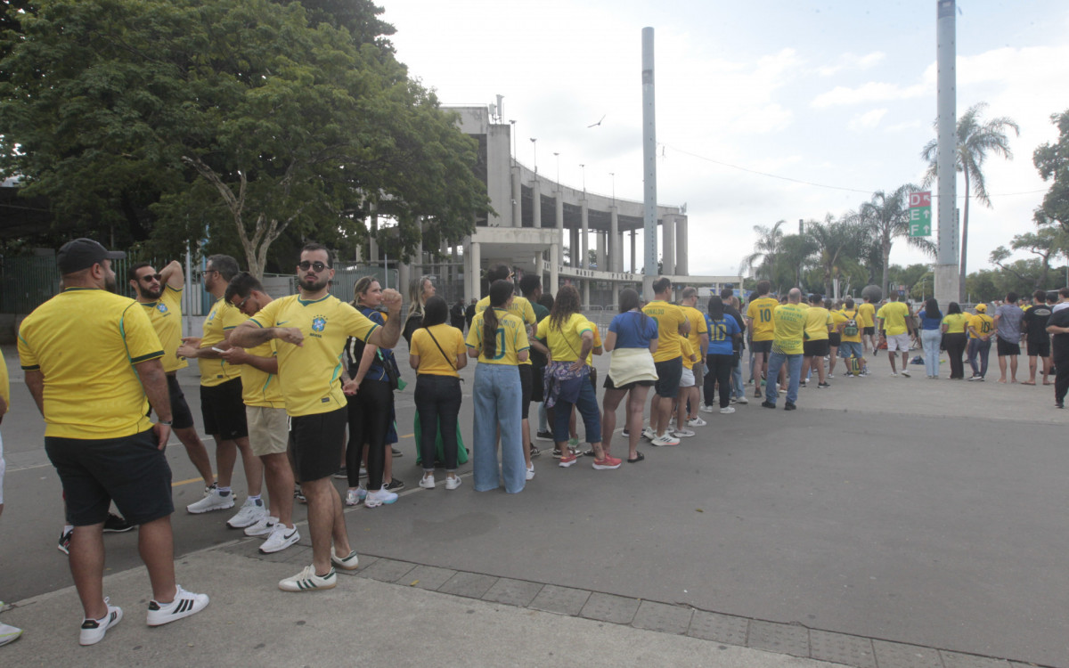Movimentação no entorno do Maracanã para o jogo amistoso da seleção brasileira contra o Panamá neste domingo(31). - Reginaldo Pimenta / Agencia O Dia