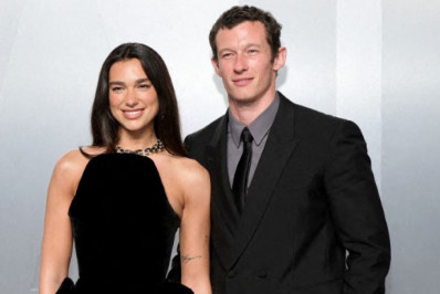 Dua Lipa e Callum Turner se casam em Londres