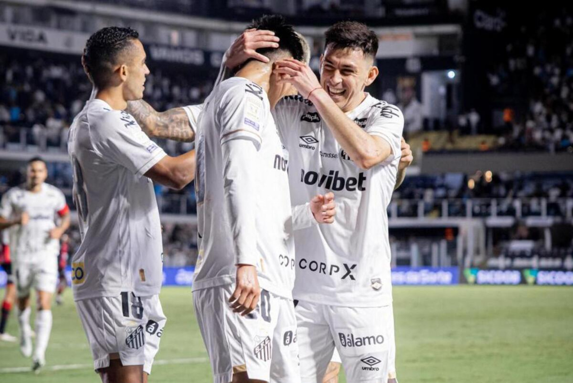 Veja como foi a an&aacute;lise da arbitragem em lance da expuls&atilde;o do Gabigol, do Santos
