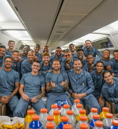 Seleção desembarca nos Estados Unidos e grupo fica completo
