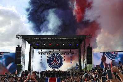 Polícia detém quase 900 pessoas na França durante comemorações de torcedores do PSG
