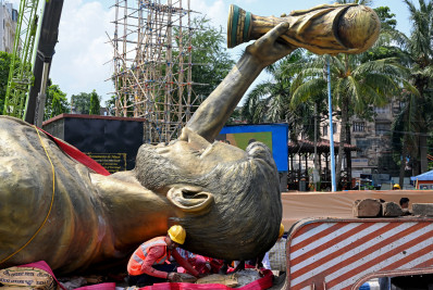 Estátua gigante de Messi na Índia é retirada por questões de segurança