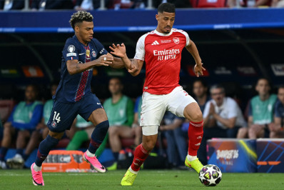França pode perder titular que jogou no sacrifício em final da Liga dos Campeões