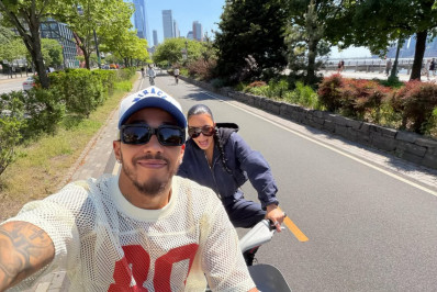 Kim Kardashian publica primeira foto com Lewis Hamilton nas redes