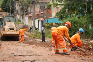 Moradores comemoram obras nos bairros Luiz Caçador e Salgueiro