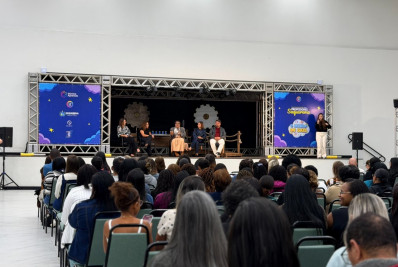 Professores da rede municipal participam de encontro formativo sobre autismo em Saquarema