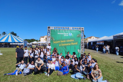 Alunos da rede municipal de Nova Iguaçu participam de experiência universitária durante evento na UFRRJ