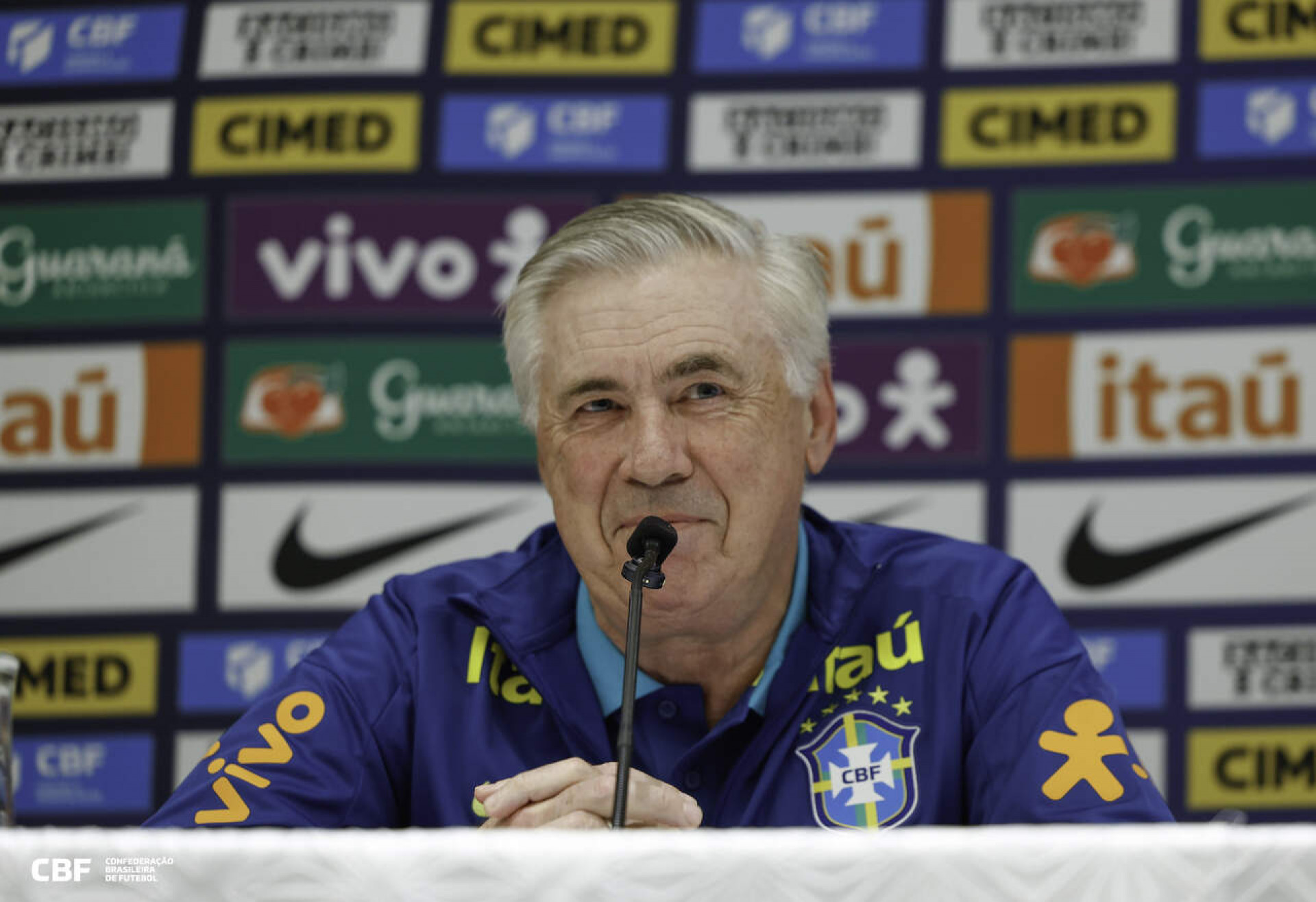 Carlo Ancelotti, um t&eacute;cnico que n&atilde;o perde o bom humor