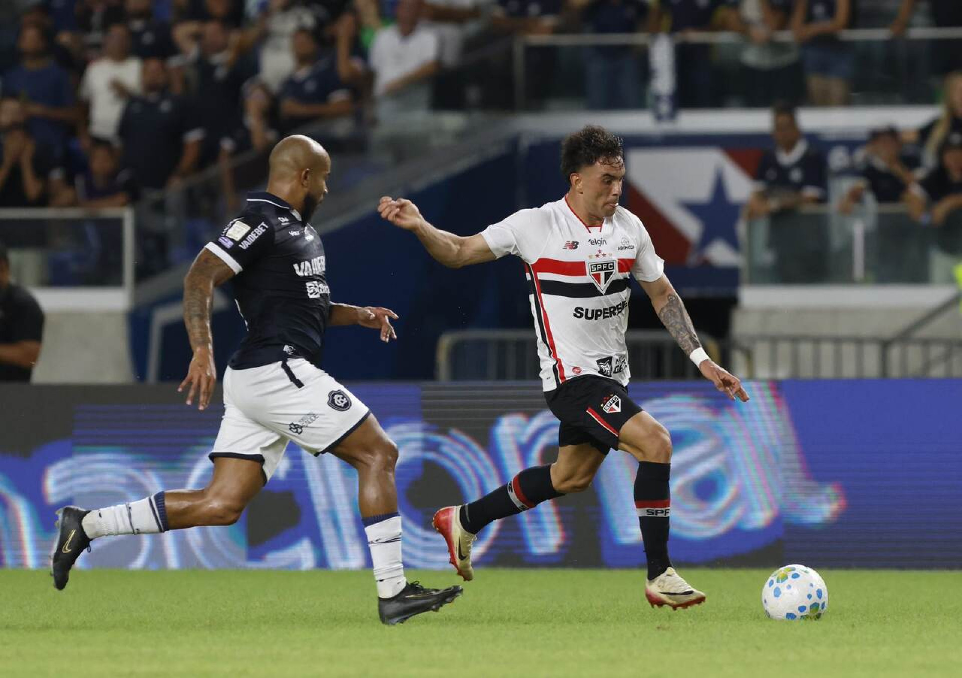 Dorival v&ecirc; boa partida do S&atilde;o Paulo, mas lamenta oportunidades perdidas