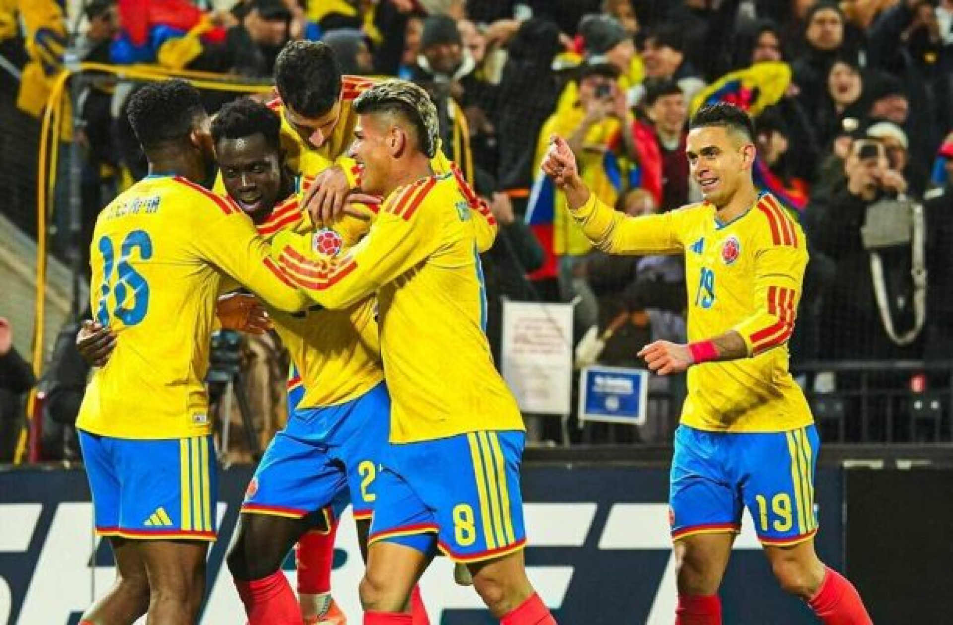 Col&ocirc;mbia x Costa Rica, AO VIVO, com a Voz do Esporte, &agrave;s 18h30
