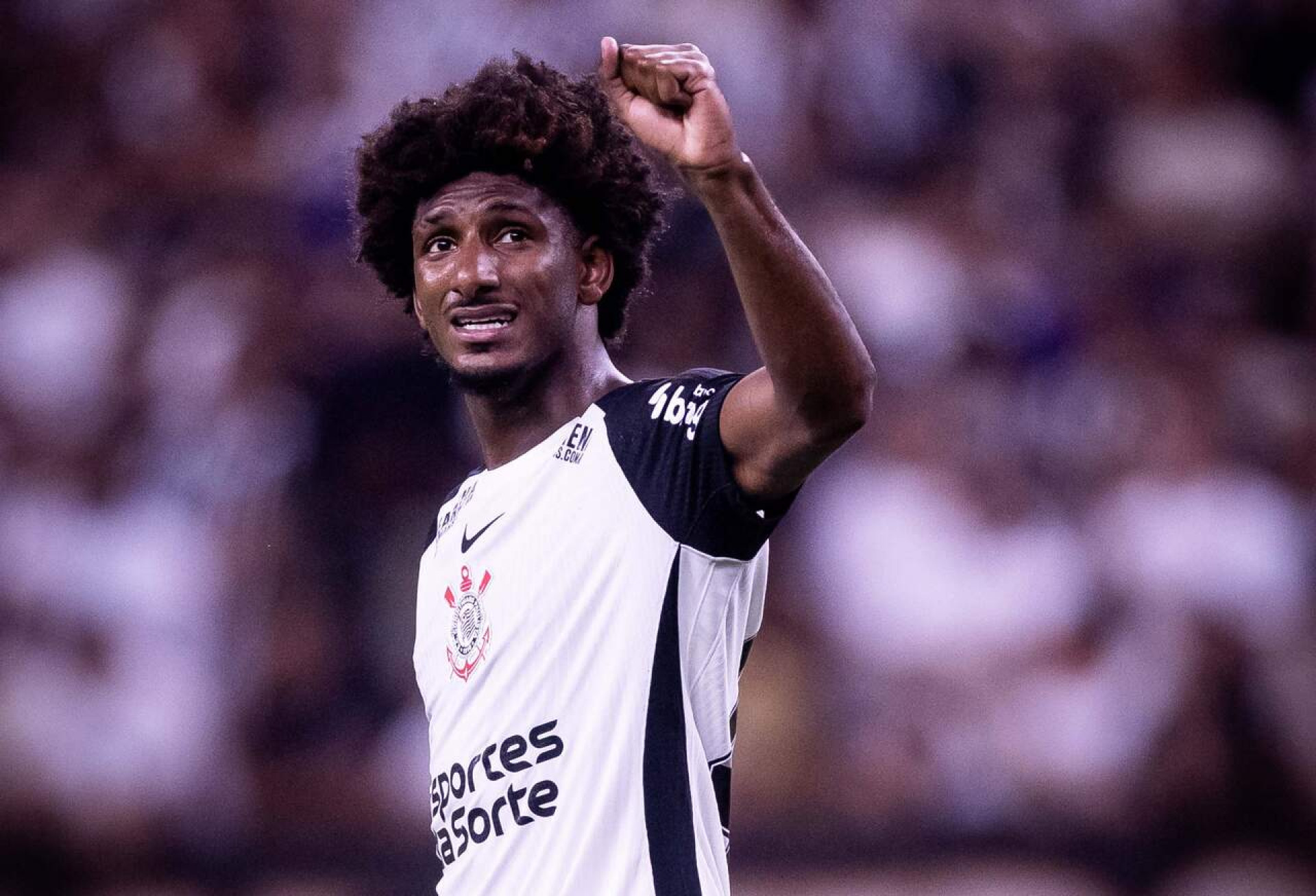 Fifa condena Corinthians a pagar R$ 4,2 milh&otilde;es por empr&eacute;stimo de Talles Magno