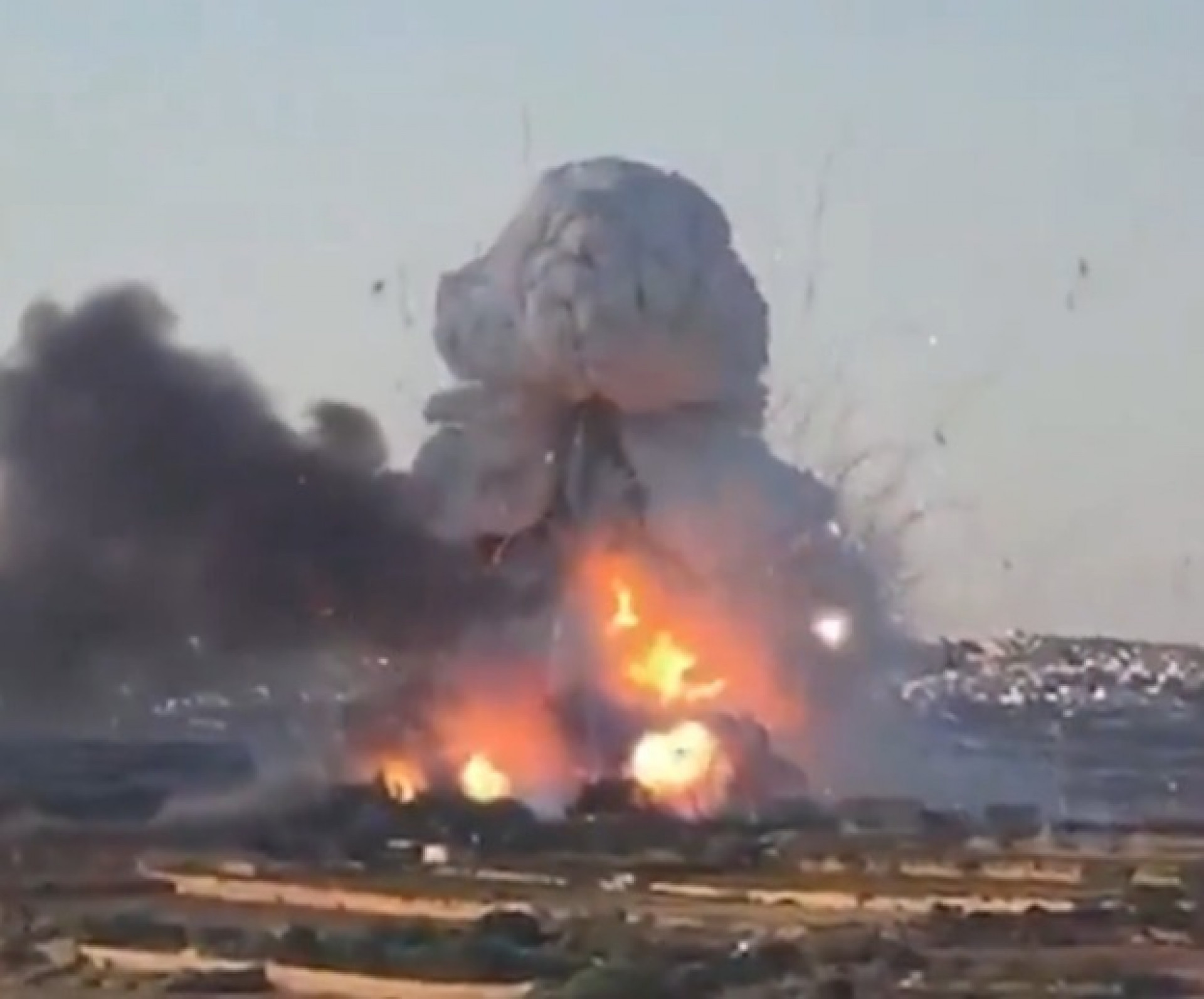 Vídeo! Flagrante mostra momento em que fábrica de fogos explode