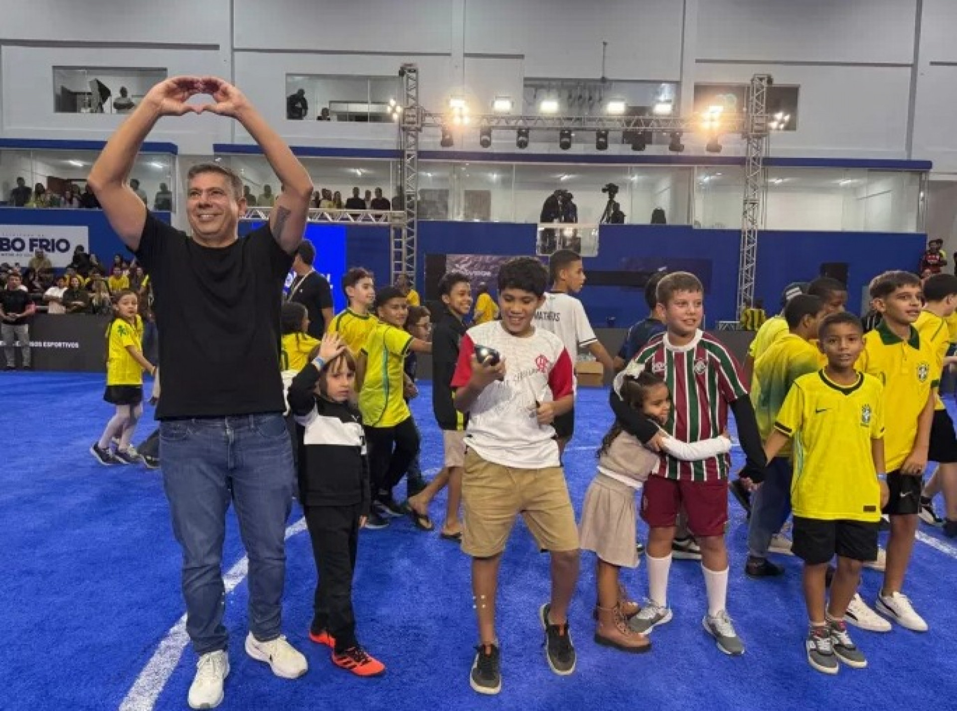 Depois de quase uma década fechado, o Ginásio Alfredo Barreto voltou a pulsar com a força do esporte. - Reprodução/ RCFM
