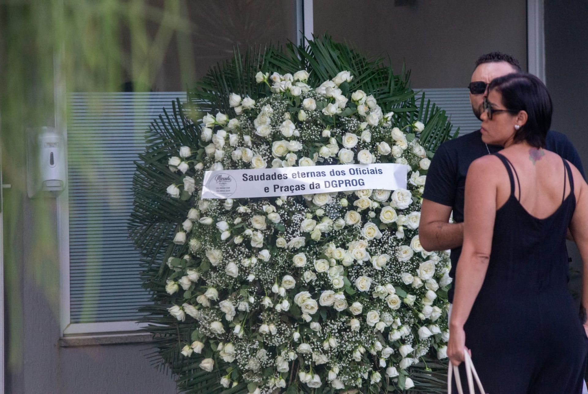 Velório do PM Fábio Andrade Gonçalves Salles, no Cemitério Jardim da Saudade, em Sulacap - Érica Martin/Agência O Dia