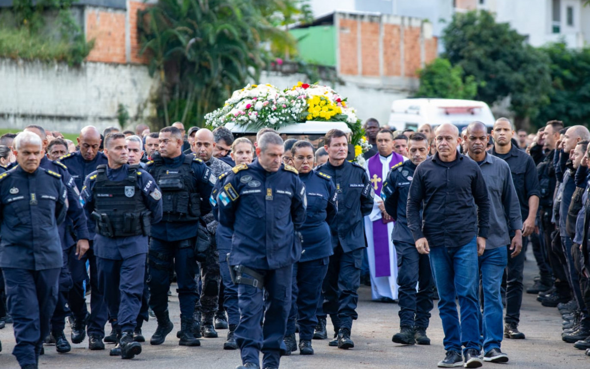 PM morto em operação é sepultado com honras militares na Zona Oeste