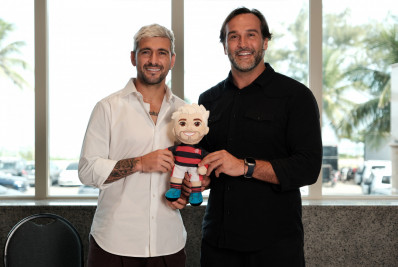 Arrascaeta vira personagem infantil, com boneco 'Arrasquinha' e animação