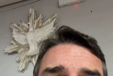 Flávio Bolsonaro diz que vai denunciar Lula ao STF por fala sobre enforcamento