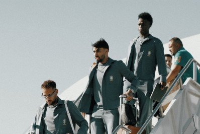 Seleção brasileira desembarca nos Estados Unidos e grupo fica completo