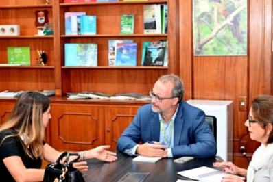 Erosão transforma orla de São João da Barra em atração e preocupação