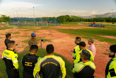 Agentes de trânsito de Nilópolis recebem capacitação para operação de drones