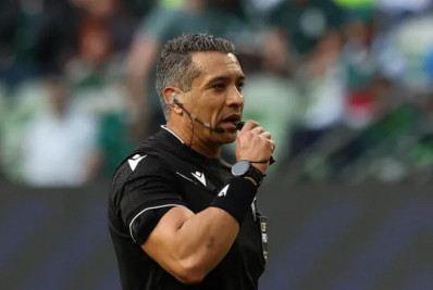 CBF afasta árbitros de Palmeiras x Chapecoense por erros nos acréscimos