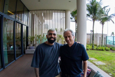 Gabigol compartilha imagem de encontro com o técnico Jorge Jesus