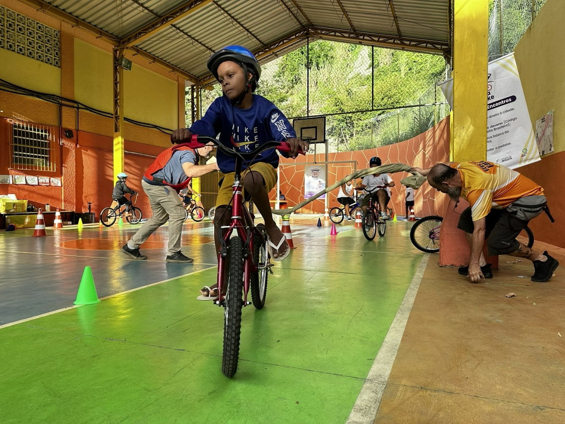 Bora de Bike encerra ciclo na Escola Santos Dumont e amplia atuação em Niterói