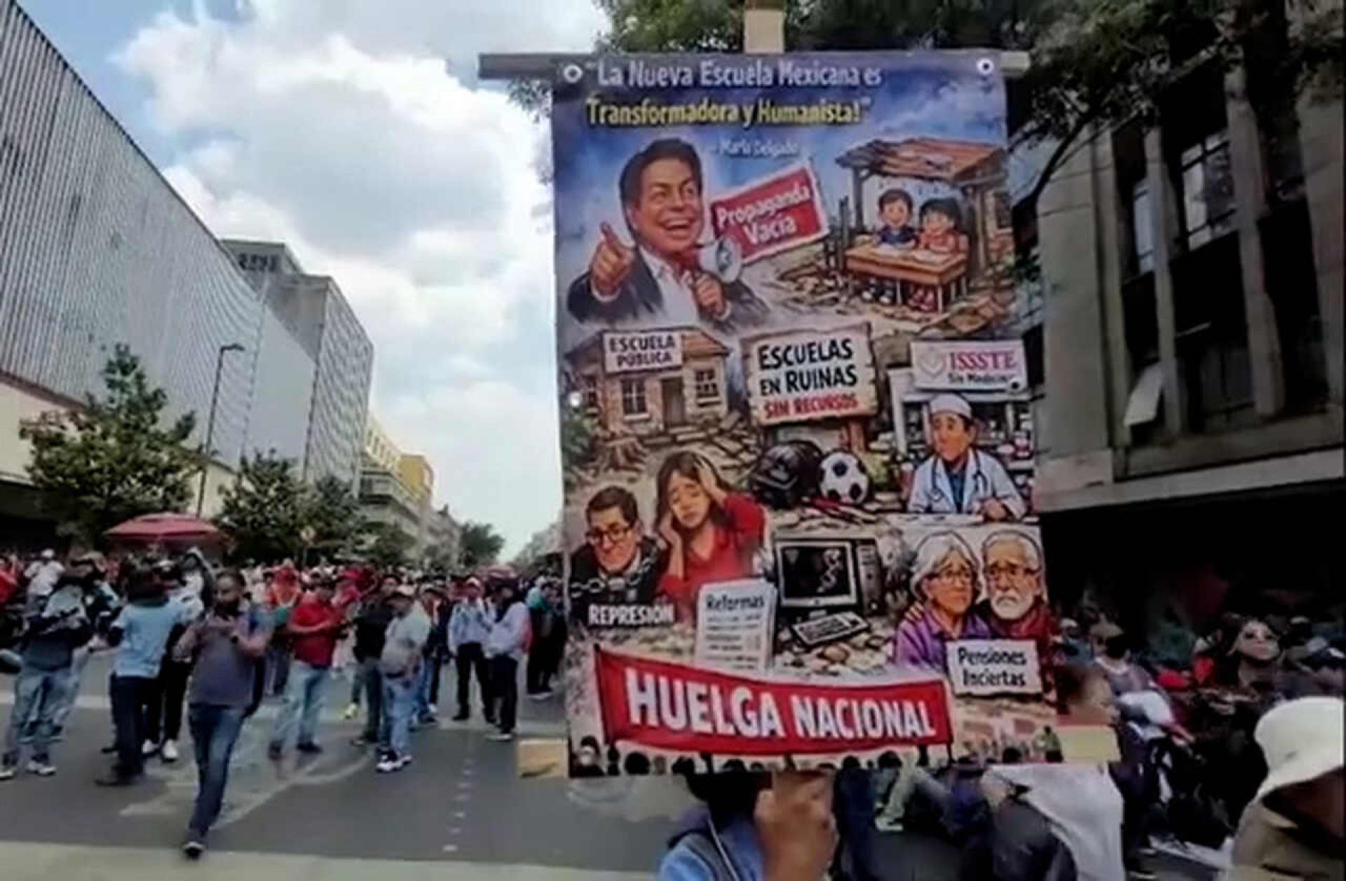 Protesto gera confronto com pol&iacute;cia na Cidade do M&eacute;xico &agrave;s v&eacute;speras da Copa