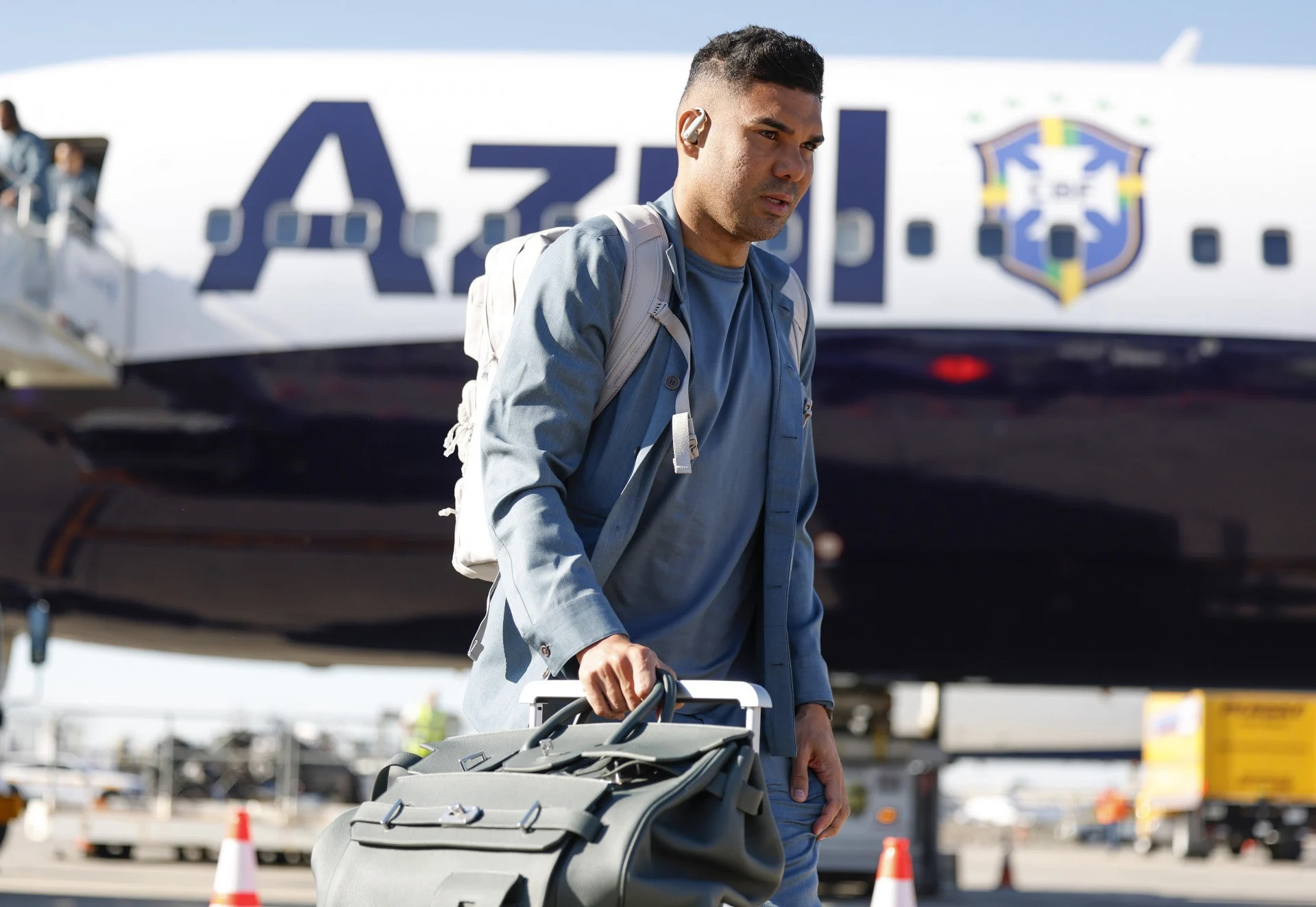 Com Casemiro, Manchester United confirma saída de jogadores