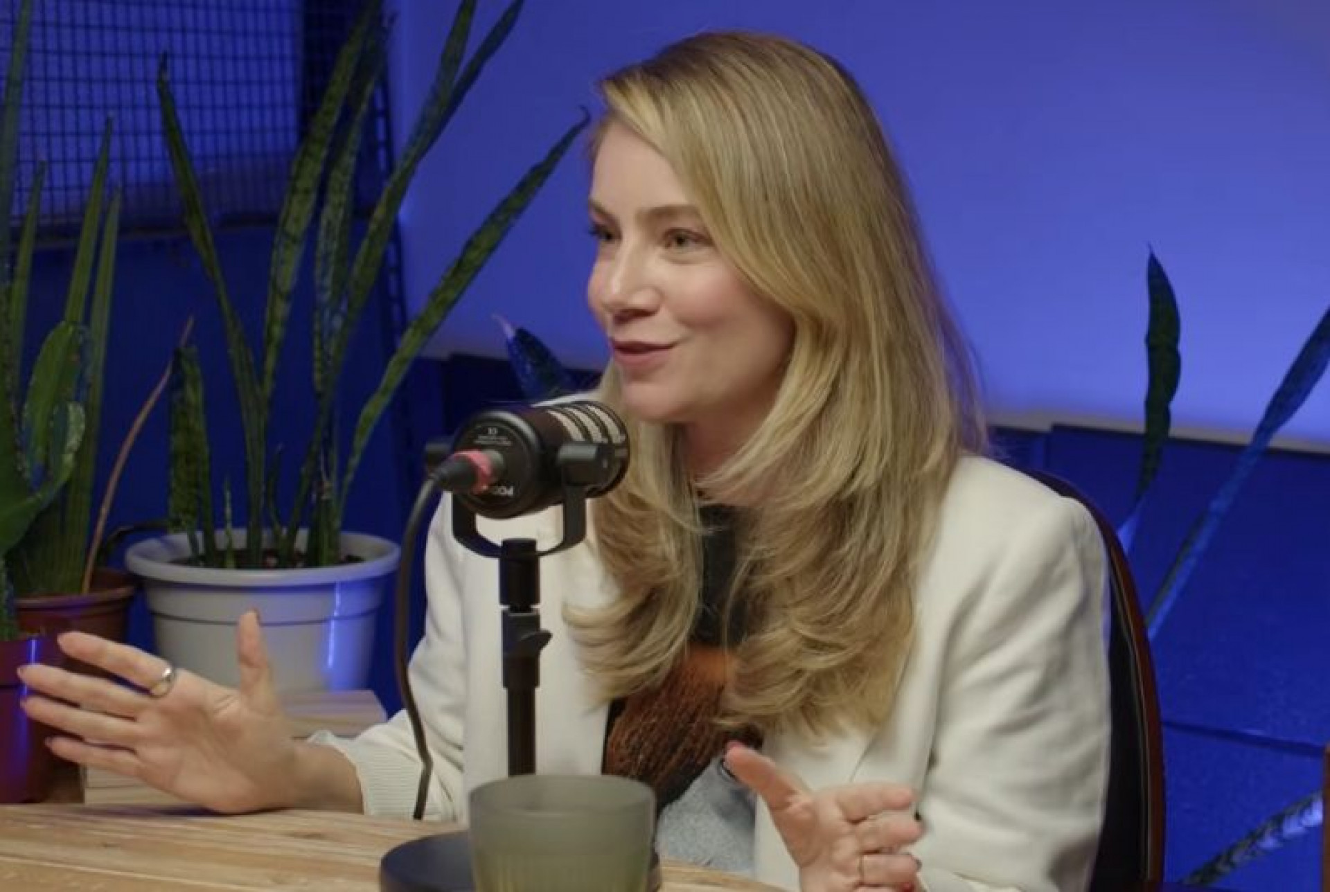 Ex-Paquita Juliana Baroni fala sobre salário em programa da Xuxa
