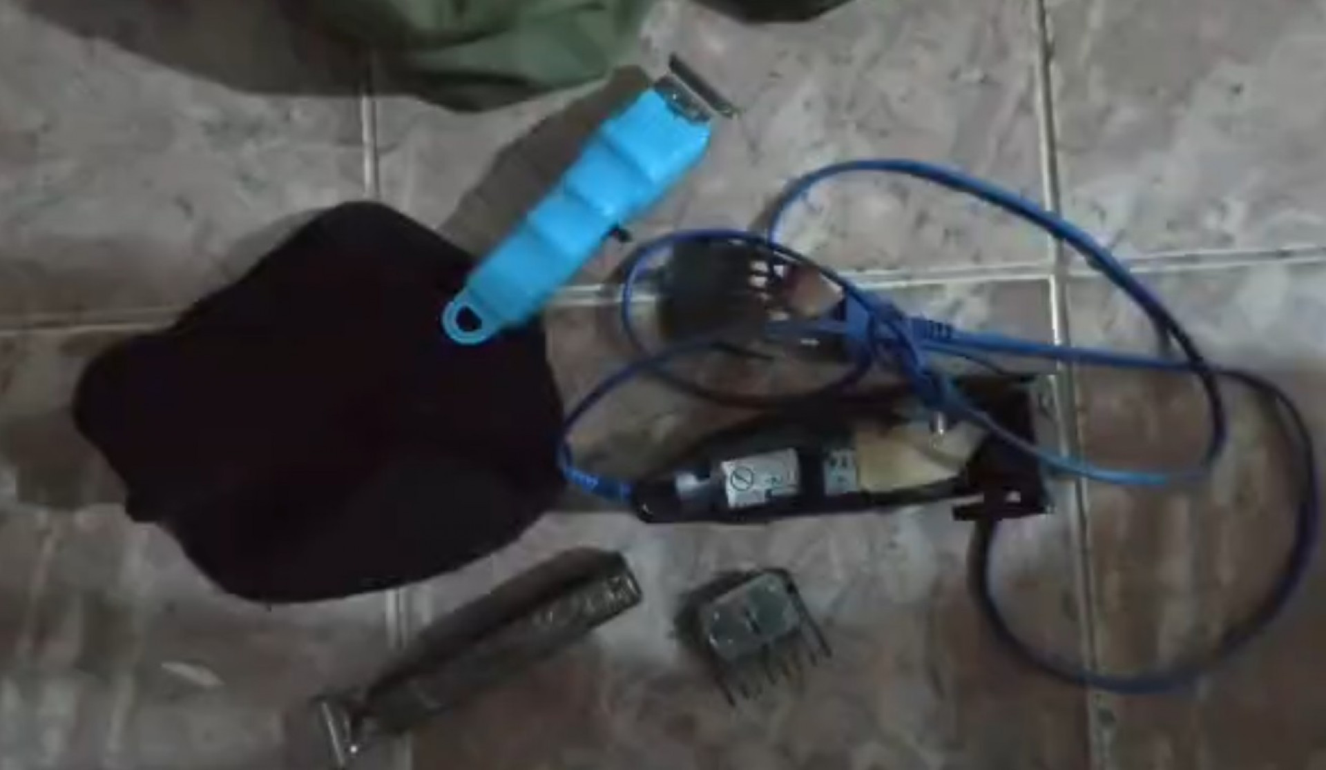 Policiais civis realizam operação na comunidade Risca-Faca, em São Gonçalo - Reprodução