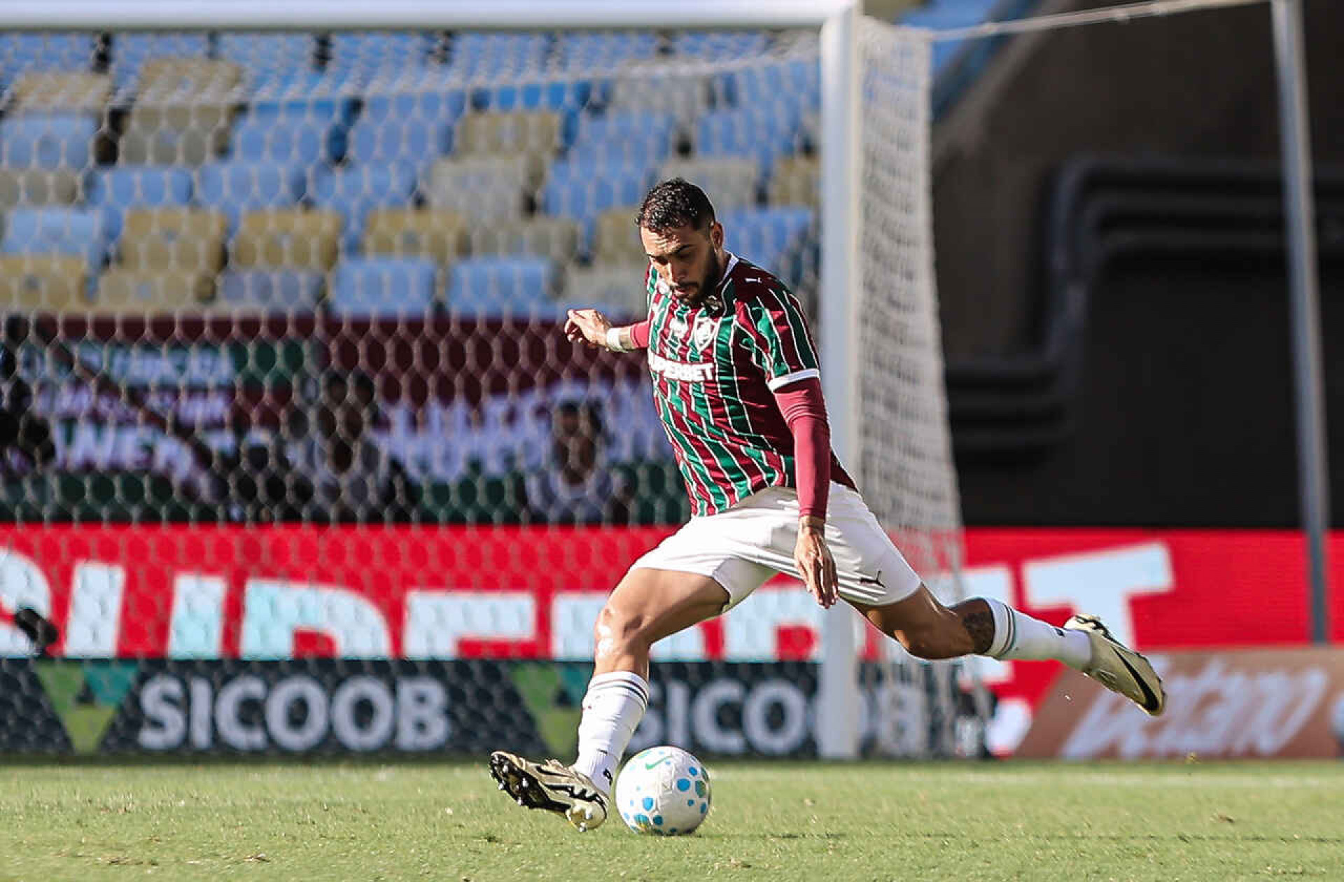 Freytes entra na mira de clubes europeus e pode deixar o Fluminense