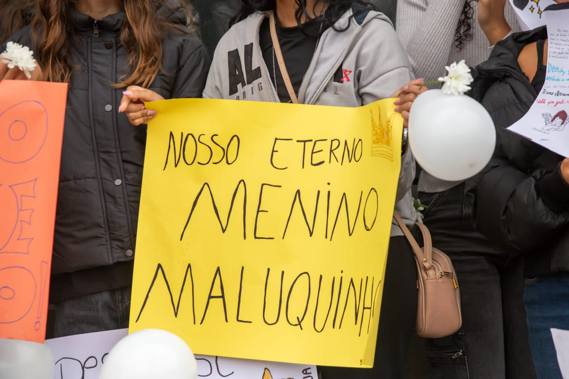Enterro de Bento foi marcado por forte comoção - Érica Martins/Agência O DIA