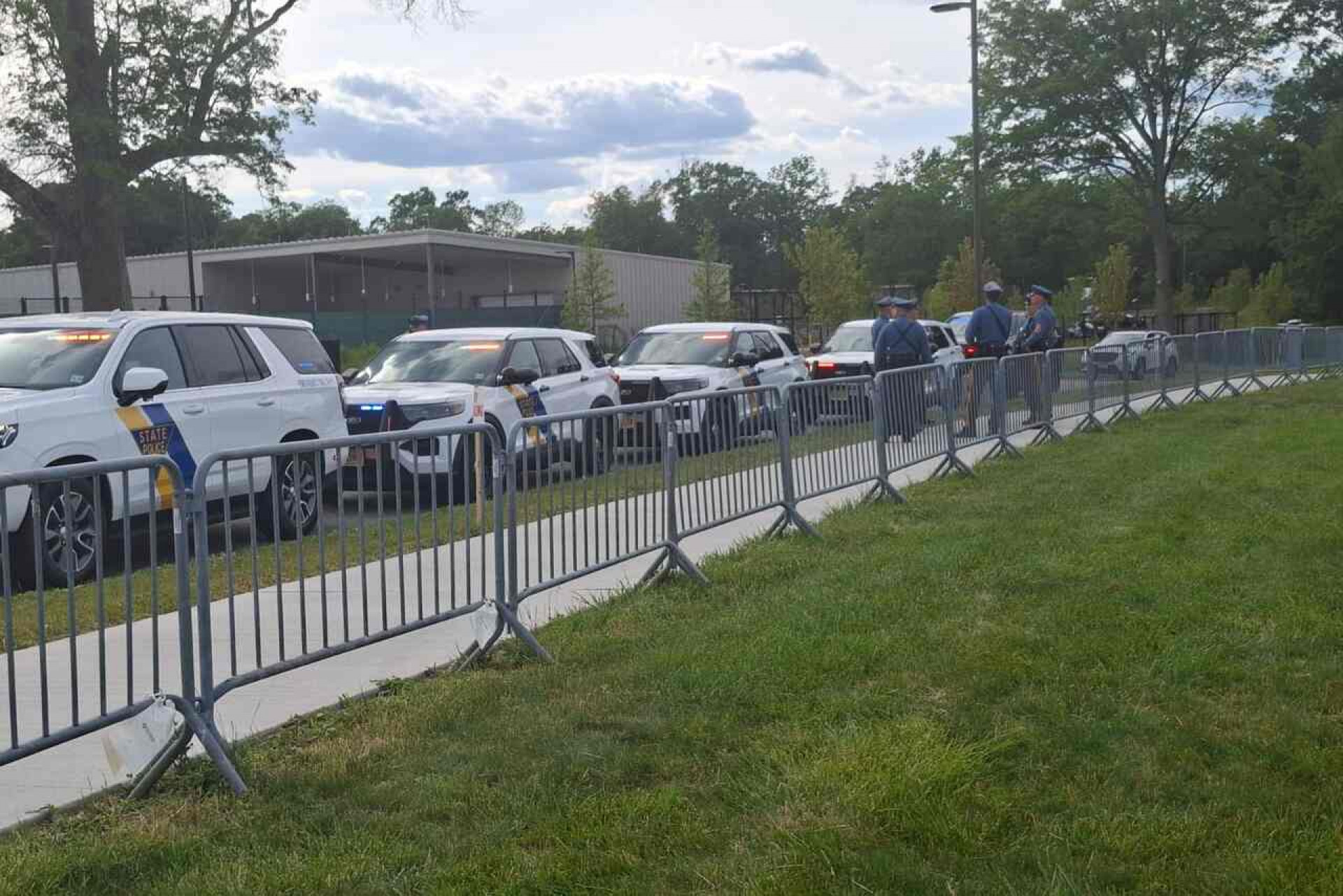 Pol&iacute;cia dispersa torcedores e impede espera por &ocirc;nibus da Sele&ccedil;&atilde;o em treino nos EUA