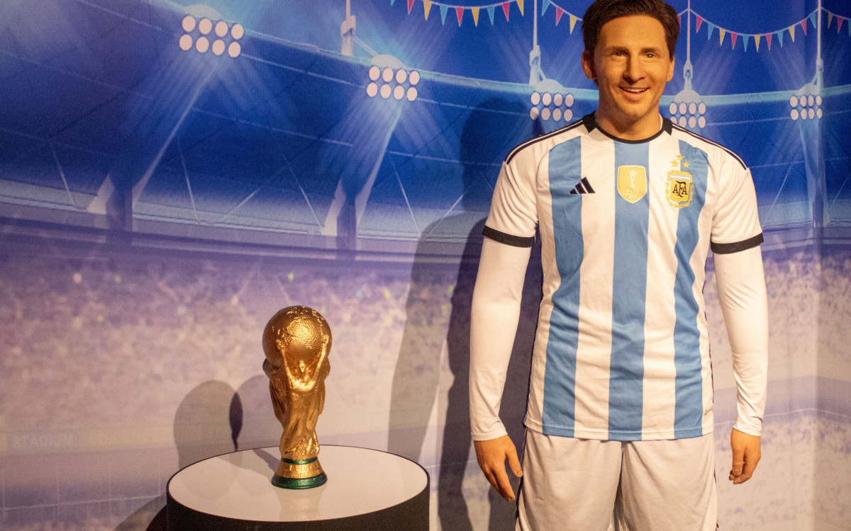 Est&aacute;tua do jogador Messi exposta na Galeria da Copa, no AquaRio