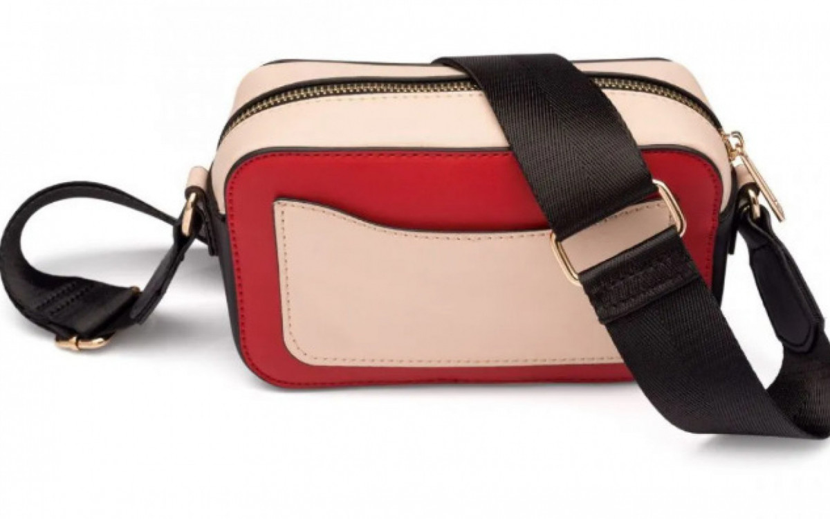 Bolsa Box Color Block Vermelha teve o preço reduzido de R$ 249,90 para R$ 99,90
