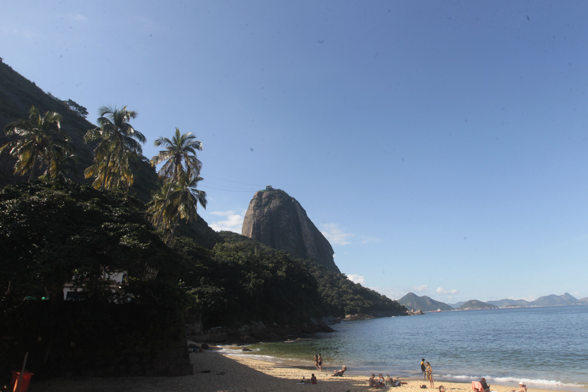 Movimenta&ccedil;&atilde;o na Praia Vermelha, na Urca, Zona Sul do Rio de Janeiro.