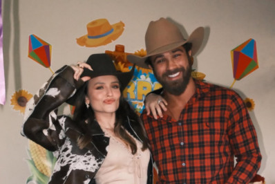 Larissa Manoela e André Luiz Frambach curtem festa junina