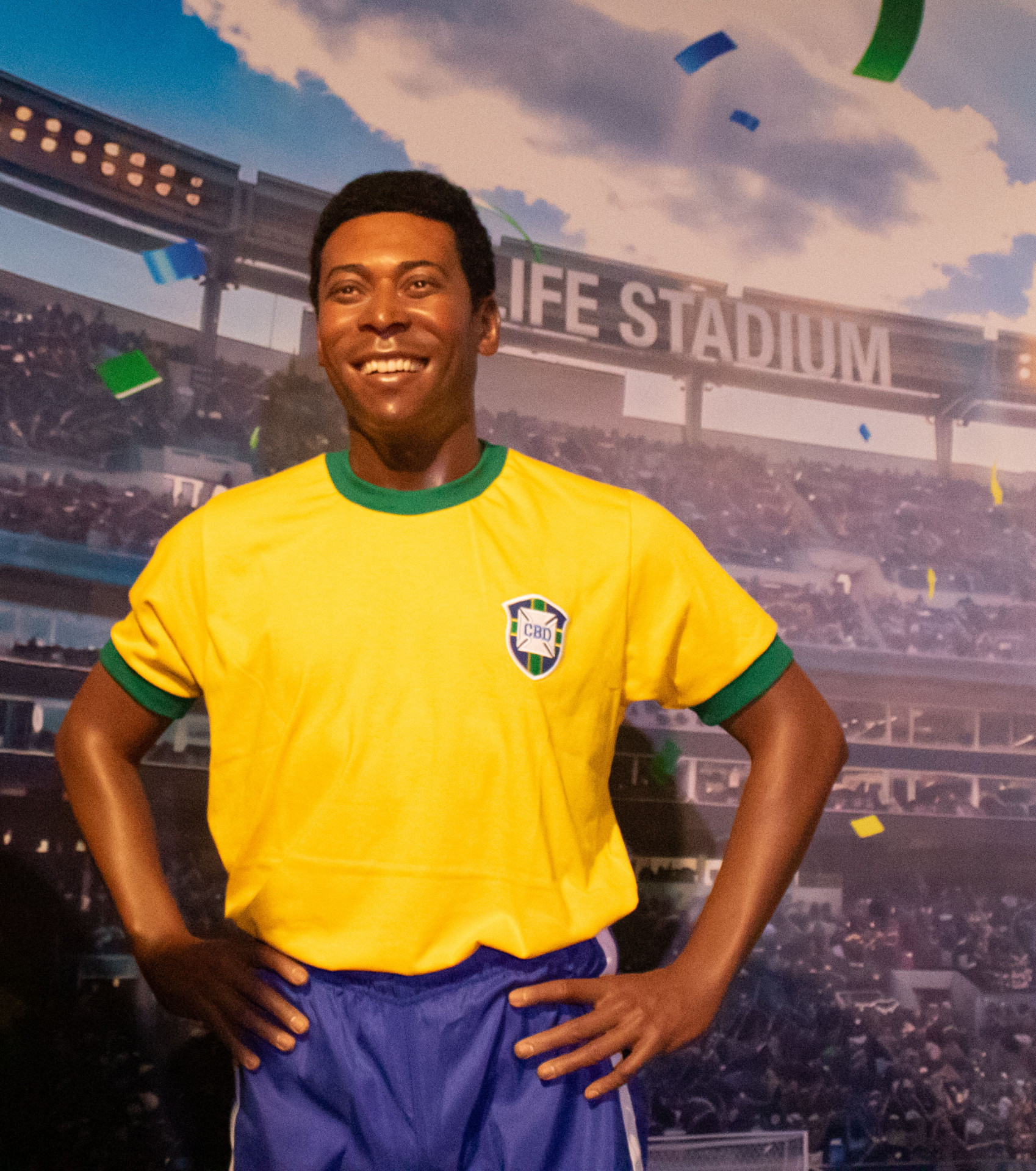 Estátua do Rei Pelé, produzida na Inglaterra, está exposta na Galeria da Copa, no AquaRio - Érica Martin/Agência O Dia