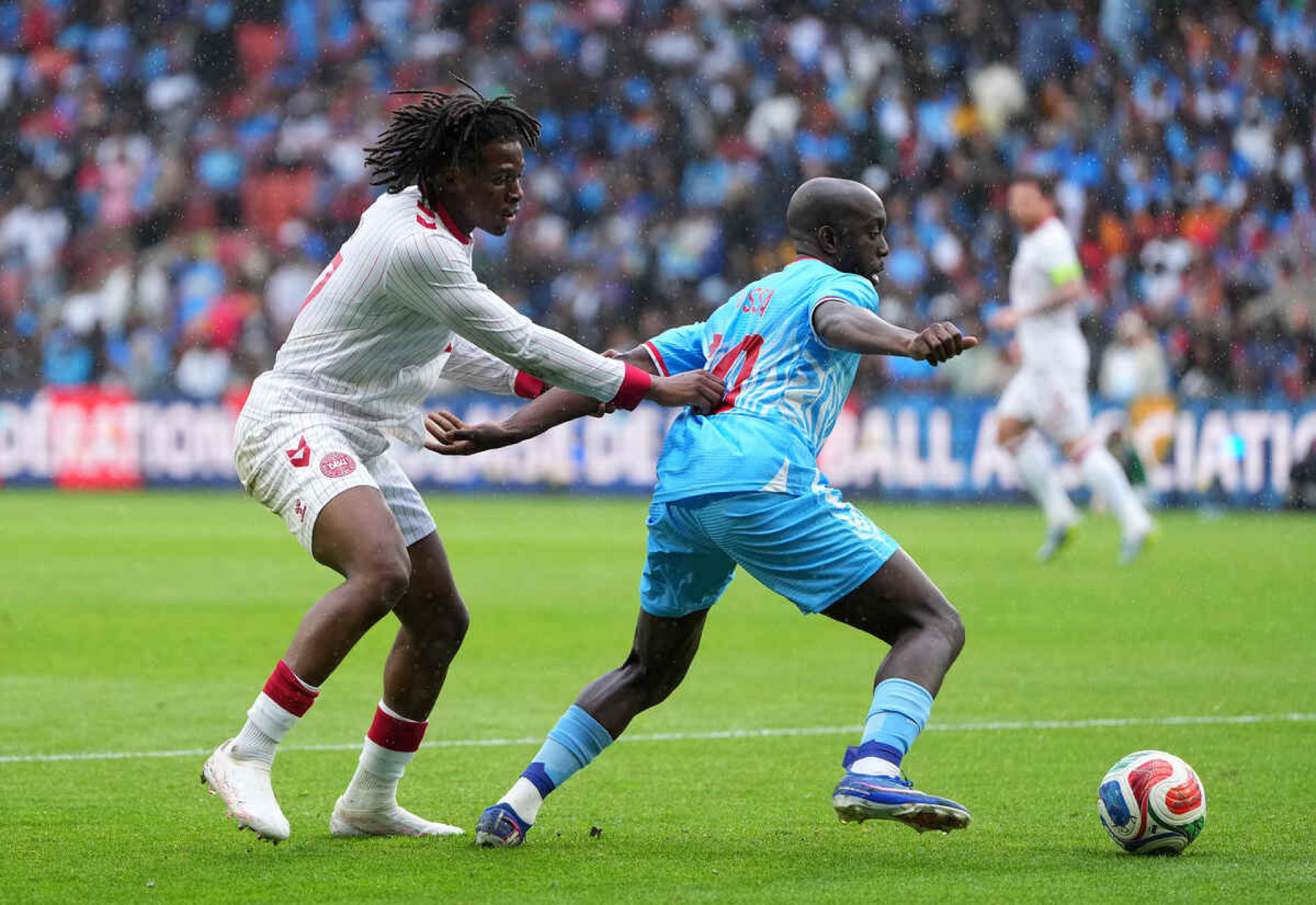 RD Congo mostra bom futebol e fica no empate com a Dinamarca