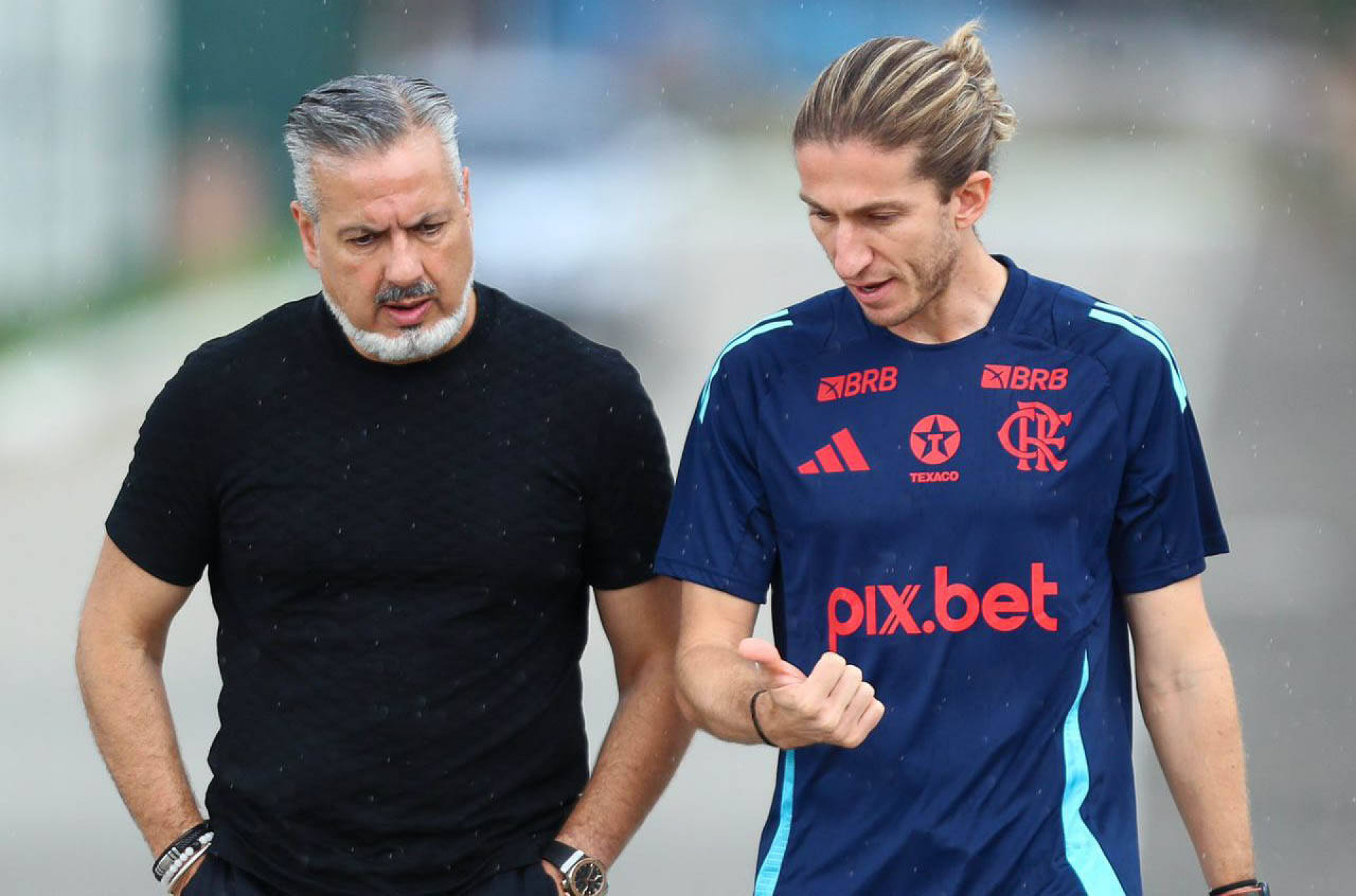 Diretor do Flamengo relembra demiss&atilde;o de Filipe Lu&iacute;s